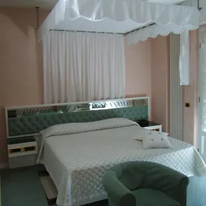 Matilde 3*, Marina di Massa Italien